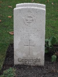 Berlin 1939-1945 War Cemetery - Farrow, Robert Edward